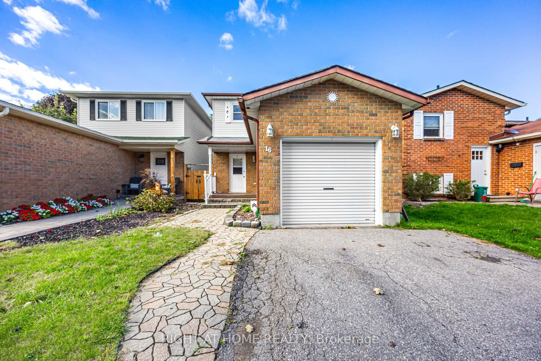 Photo 1 of 16 Hartsfield Drive, Clarington, Courtice — HOMEH