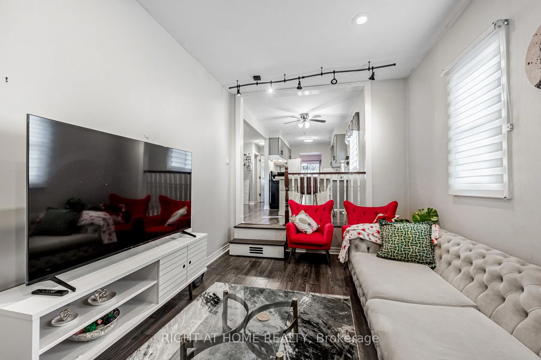 Photo 7 of 16 Hartsfield Drive, Clarington, Courtice — HOMEH