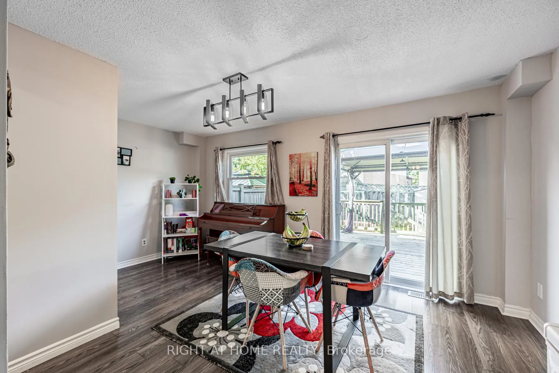 Photo 12 of 16 Hartsfield Drive, Clarington, Courtice — HOMEH