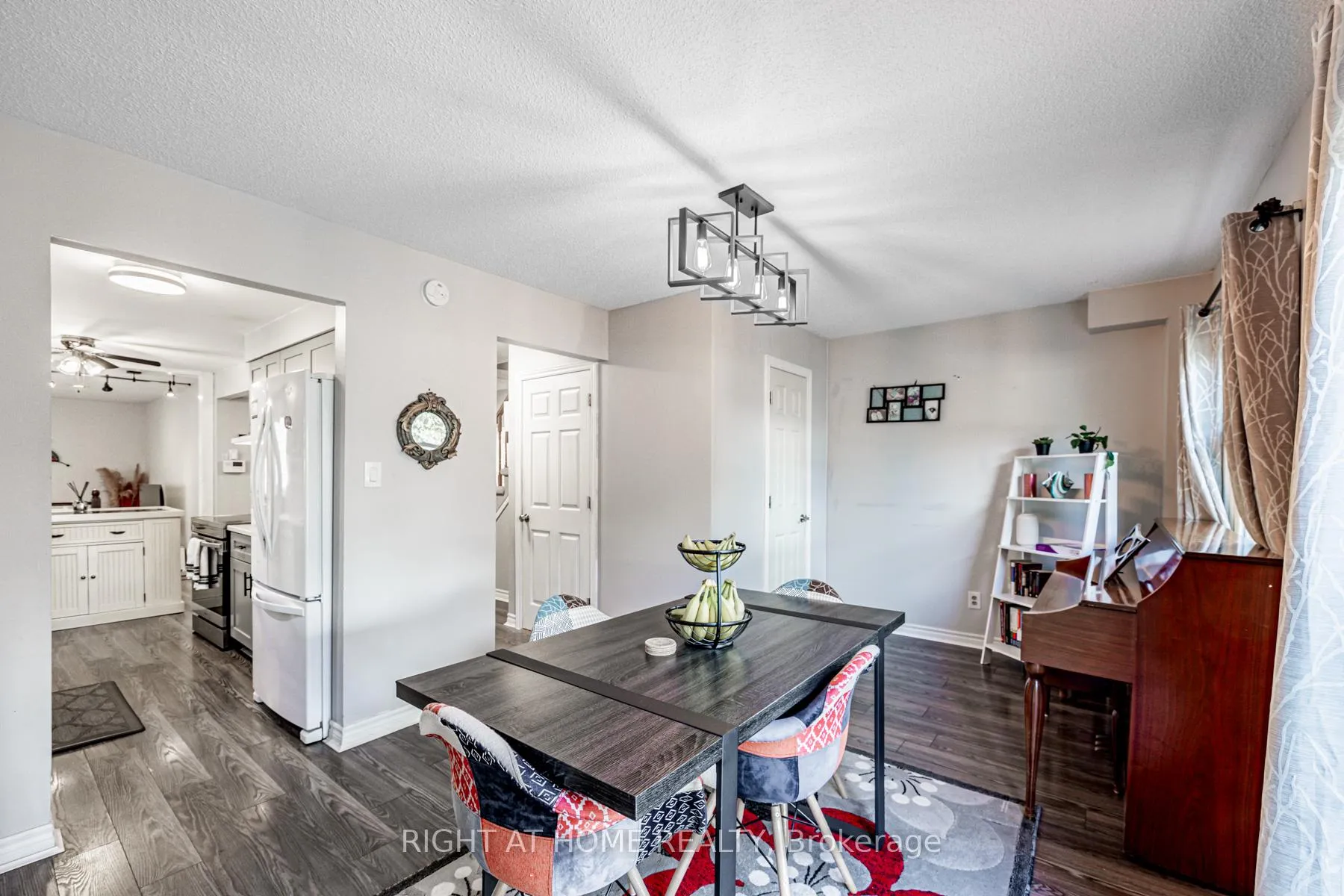 Photo 13 of 16 Hartsfield Drive, Clarington, Courtice — HOMEH