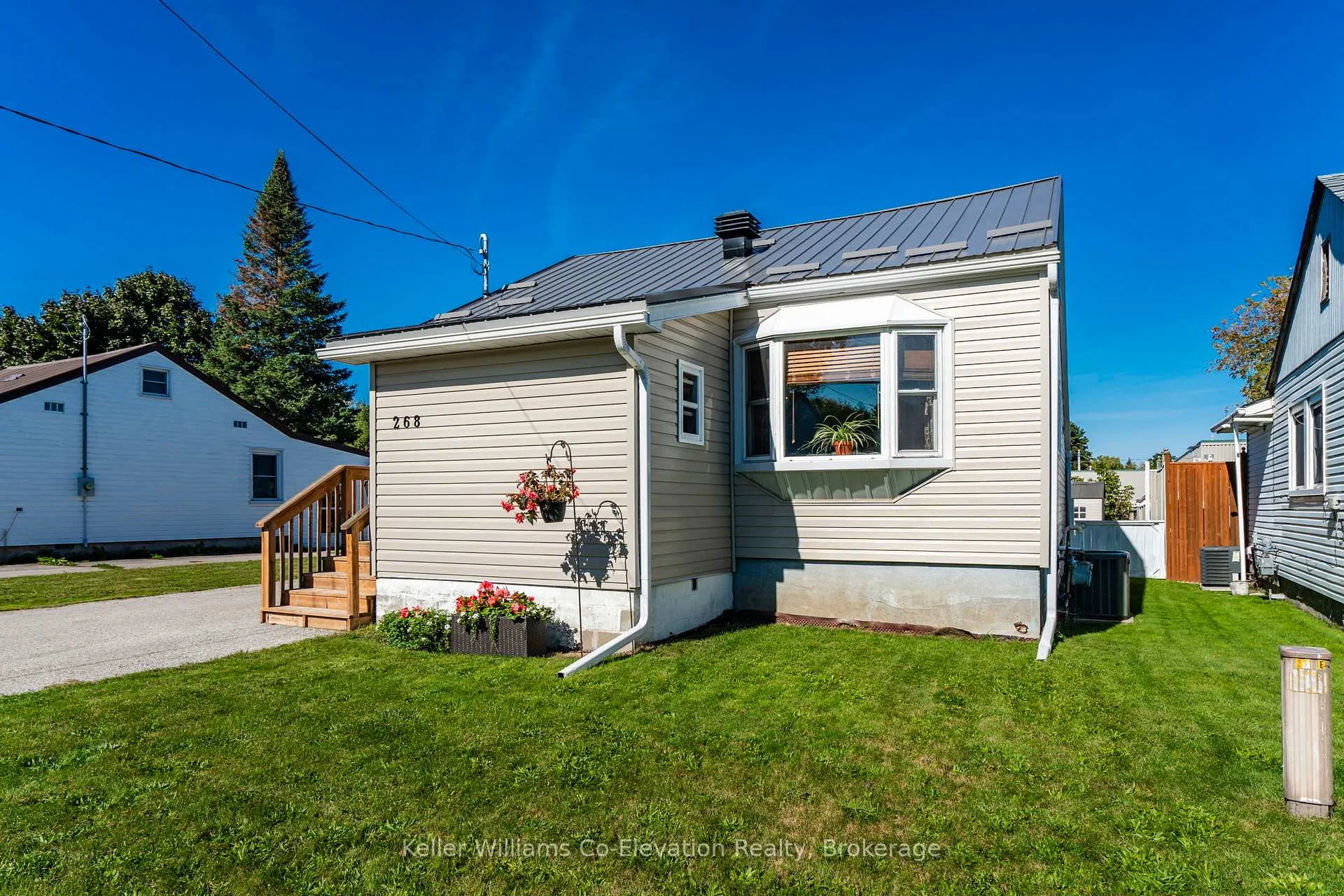 Photo 2 of 268 Elizabeth Street, Midland — HOMEH