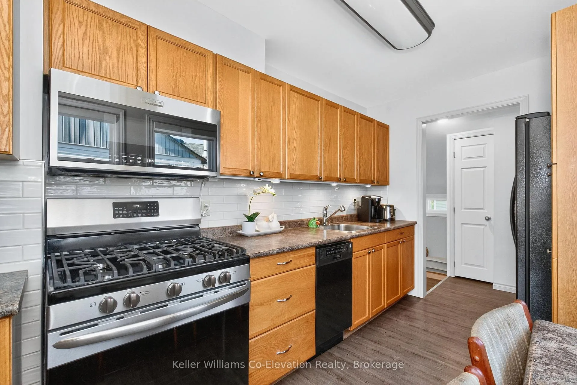Photo 9 of 268 Elizabeth Street, Midland — HOMEH