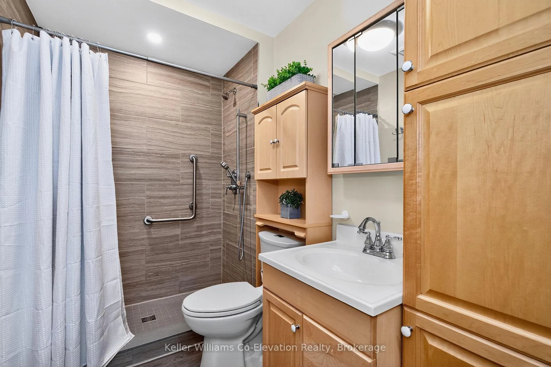 Photo 15 of 268 Elizabeth Street, Midland — HOMEH