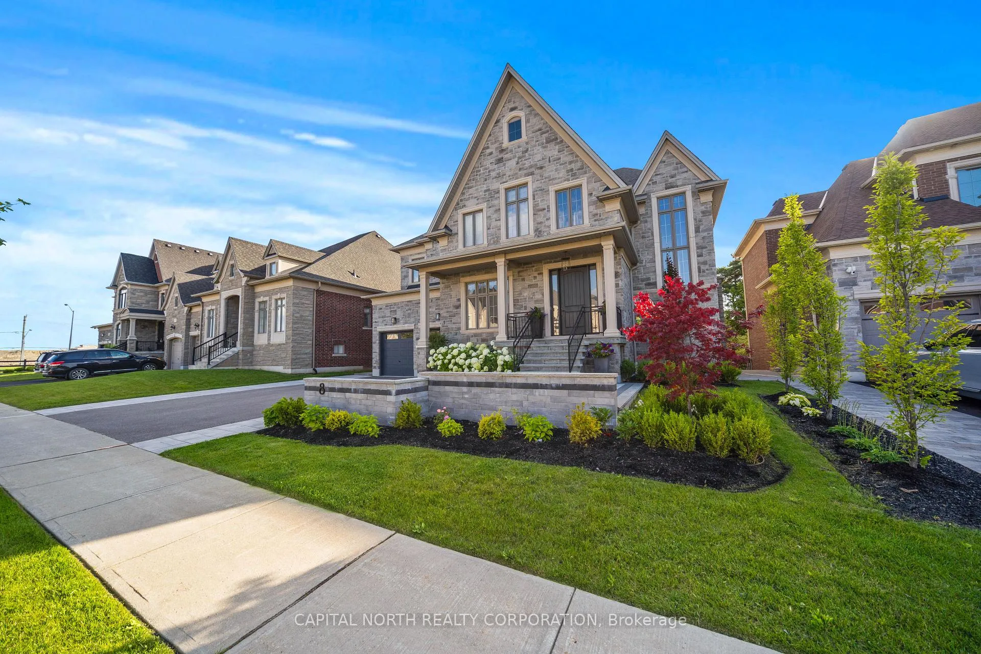 Photo 2 of 8 Kinghorn Road, King, King City — HOMEH