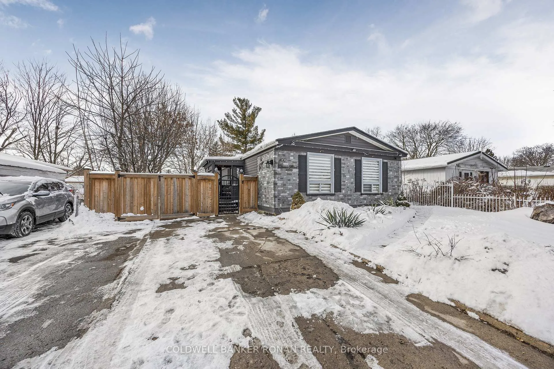 Photo 2 of 100 Queen Street N, New Tecumseth, Tottenham — HOMEH