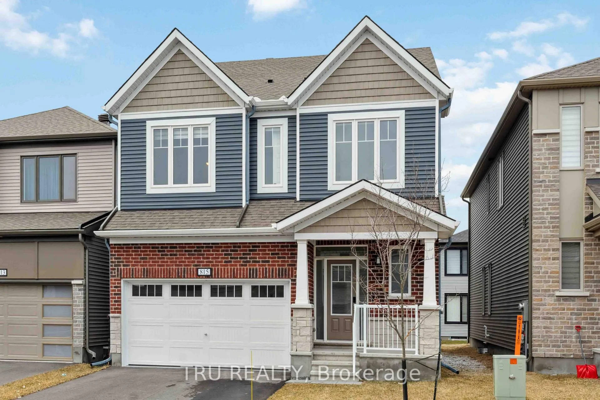 Photo 2 of 815 Snap Hook Crescent, Ottawa, Barrhaven - Half Moon Bay — HOMEH