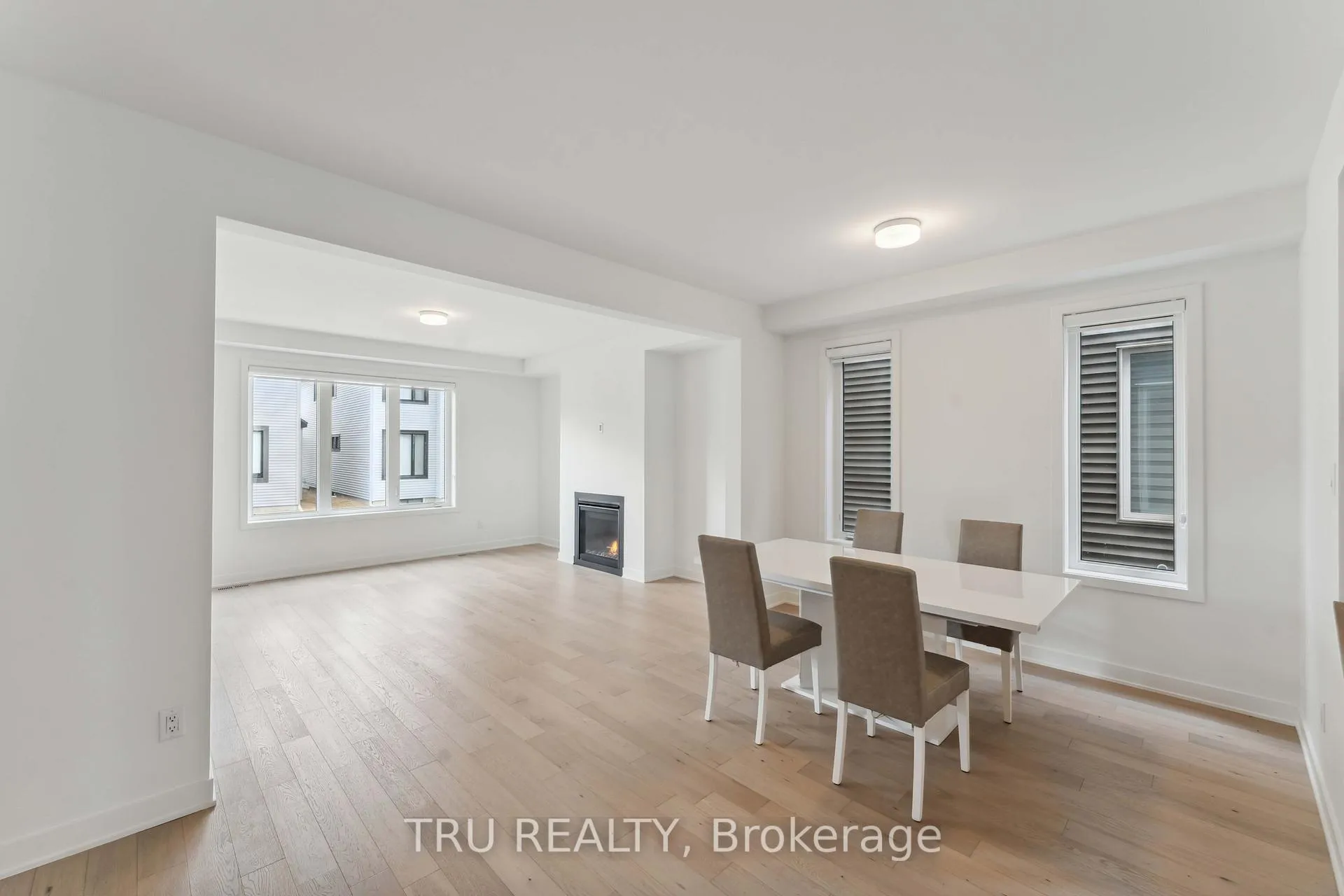 Photo 5 of 815 Snap Hook Crescent, Ottawa, Barrhaven - Half Moon Bay — HOMEH