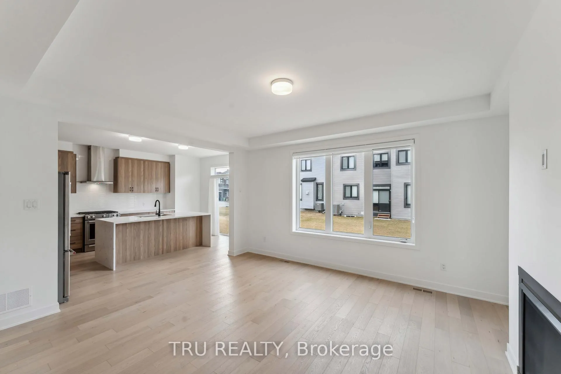 Photo 10 of 815 Snap Hook Crescent, Ottawa, Barrhaven - Half Moon Bay — HOMEH