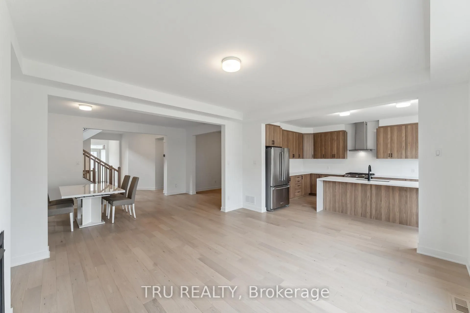 Photo 11 of 815 Snap Hook Crescent, Ottawa, Barrhaven - Half Moon Bay — HOMEH