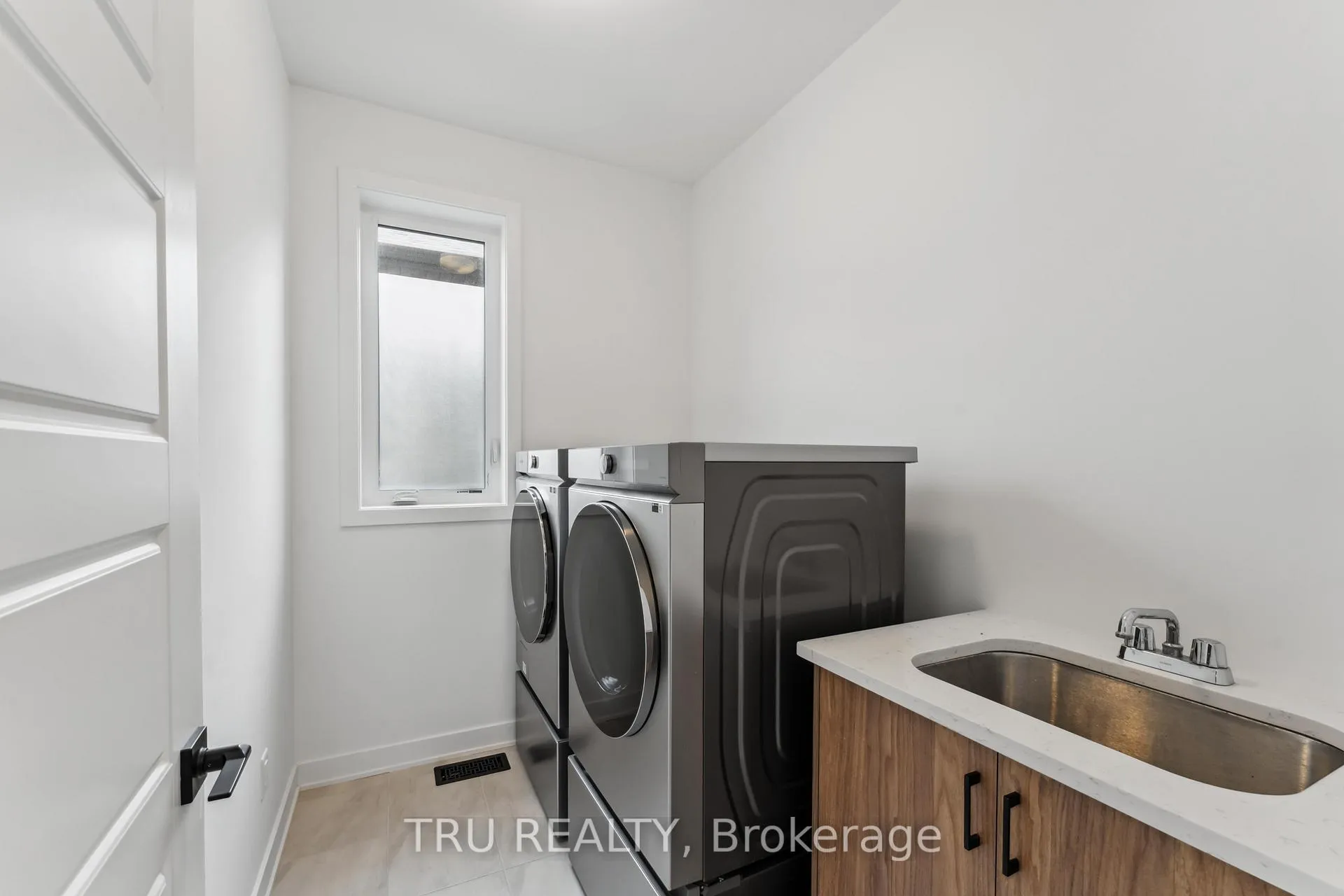 Photo 28 of 815 Snap Hook Crescent, Ottawa, Barrhaven - Half Moon Bay — HOMEH