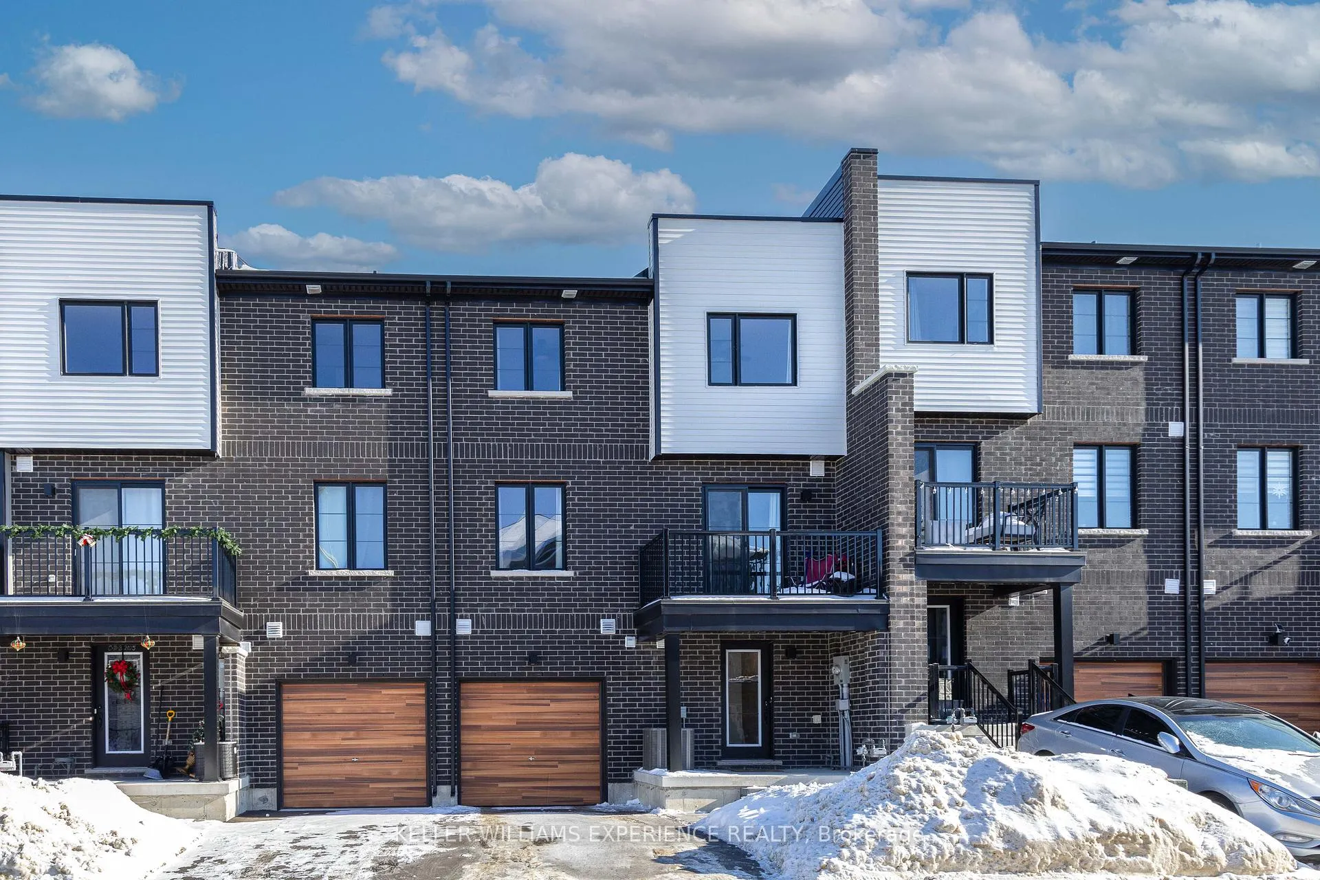 Photo 2 of 26 Hay Lane, Barrie, Rural Barrie Southeast — HOMEH