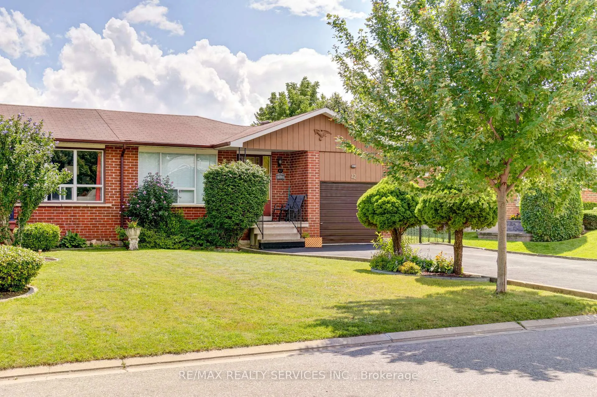 Photo 1 of 42 Mallard Crescent, Brampton, Central Park — HOMEH