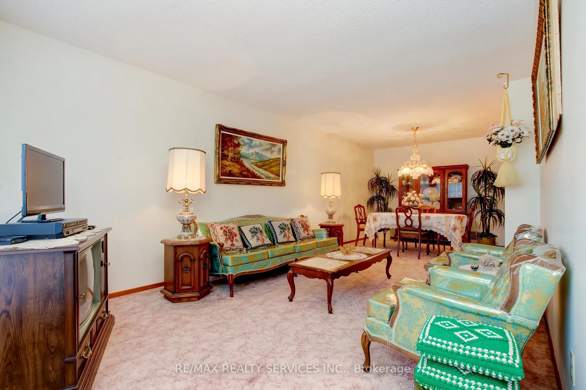 Photo 2 of 42 Mallard Crescent, Brampton, Central Park — HOMEH