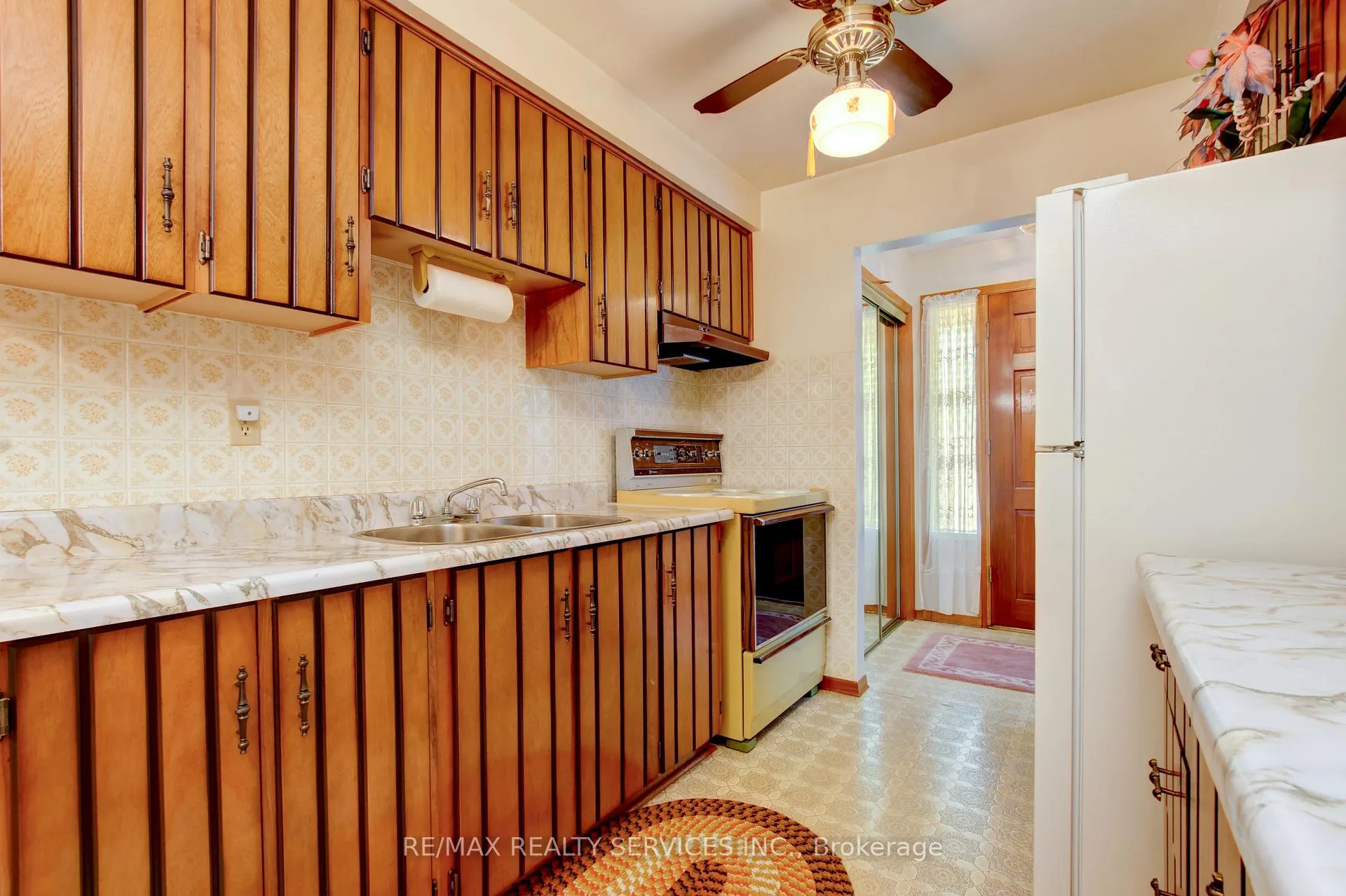 Photo 9 of 42 Mallard Crescent, Brampton, Central Park — HOMEH