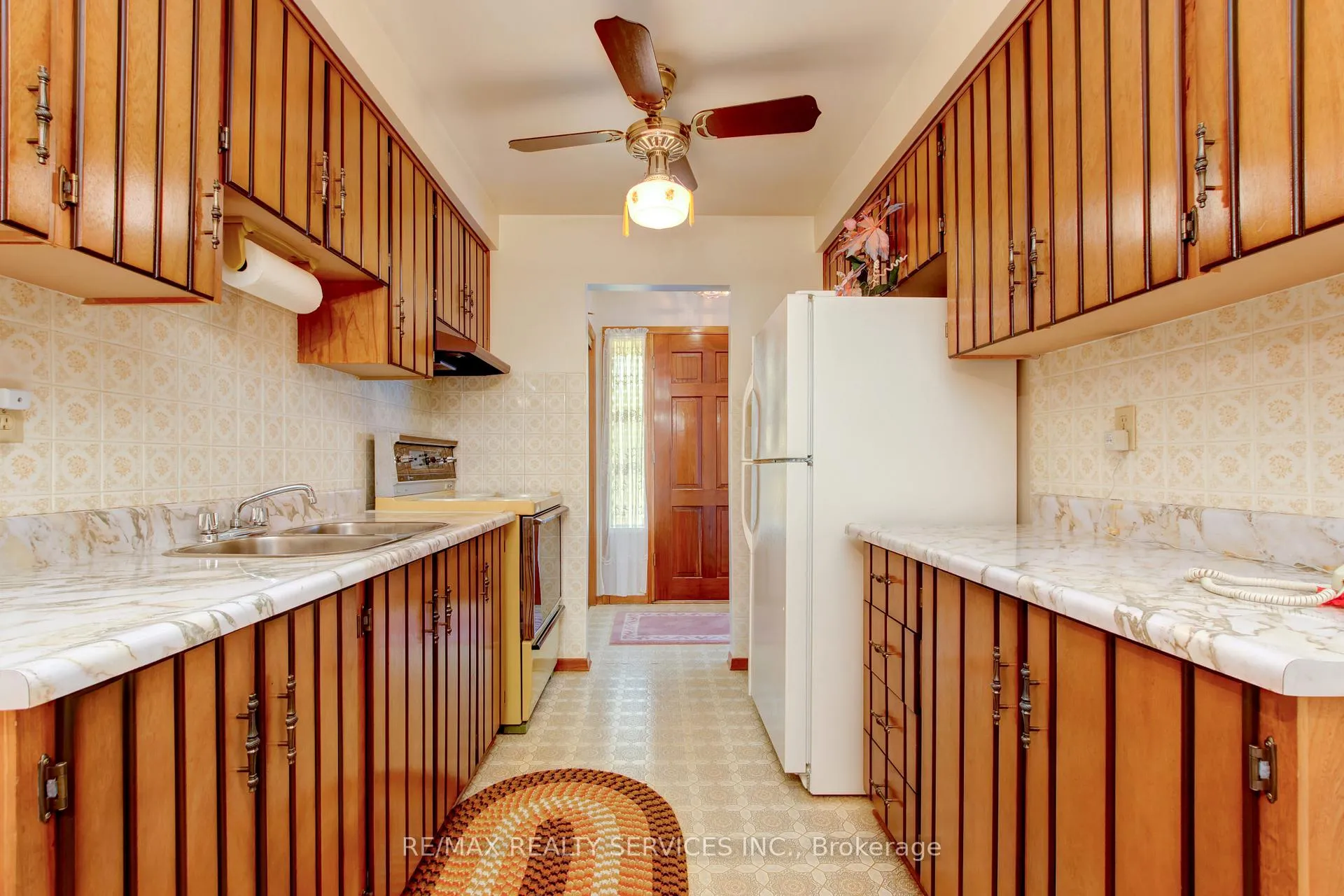 Photo 10 of 42 Mallard Crescent, Brampton, Central Park — HOMEH