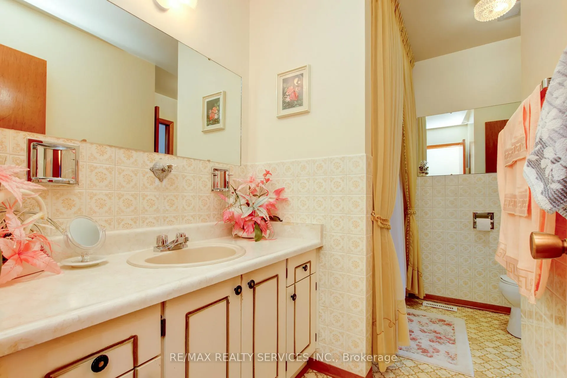 Photo 16 of 42 Mallard Crescent, Brampton, Central Park — HOMEH