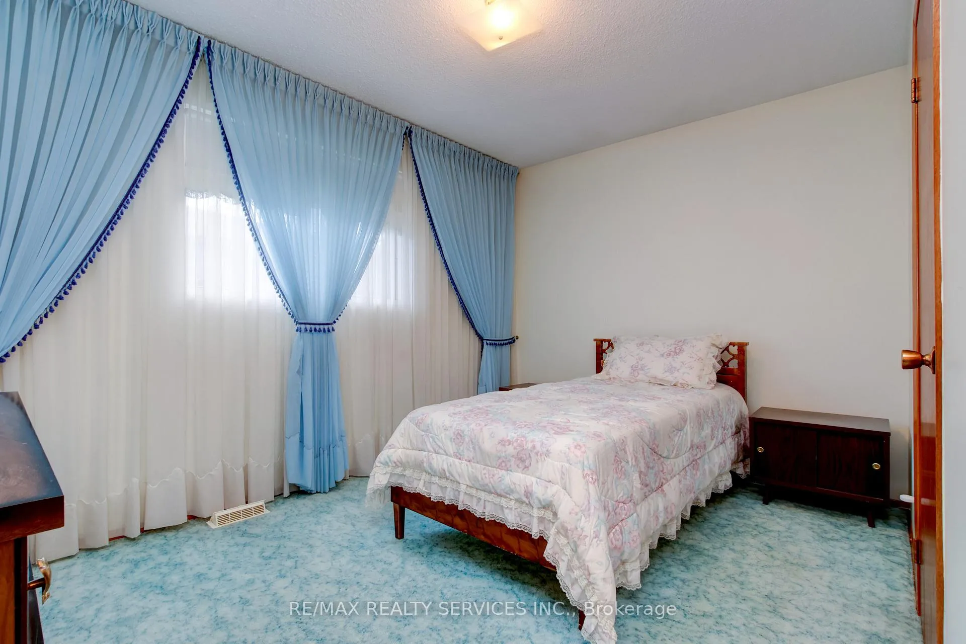 Photo 17 of 42 Mallard Crescent, Brampton, Central Park — HOMEH