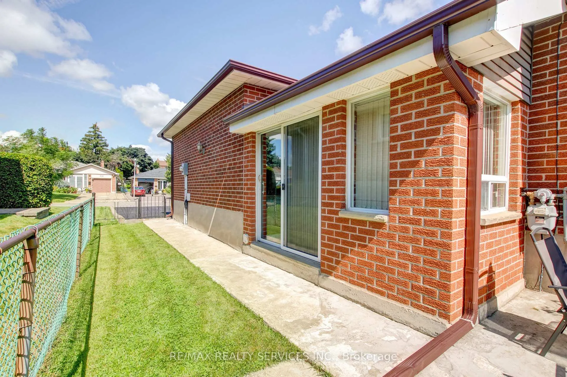 Photo 34 of 42 Mallard Crescent, Brampton, Central Park — HOMEH
