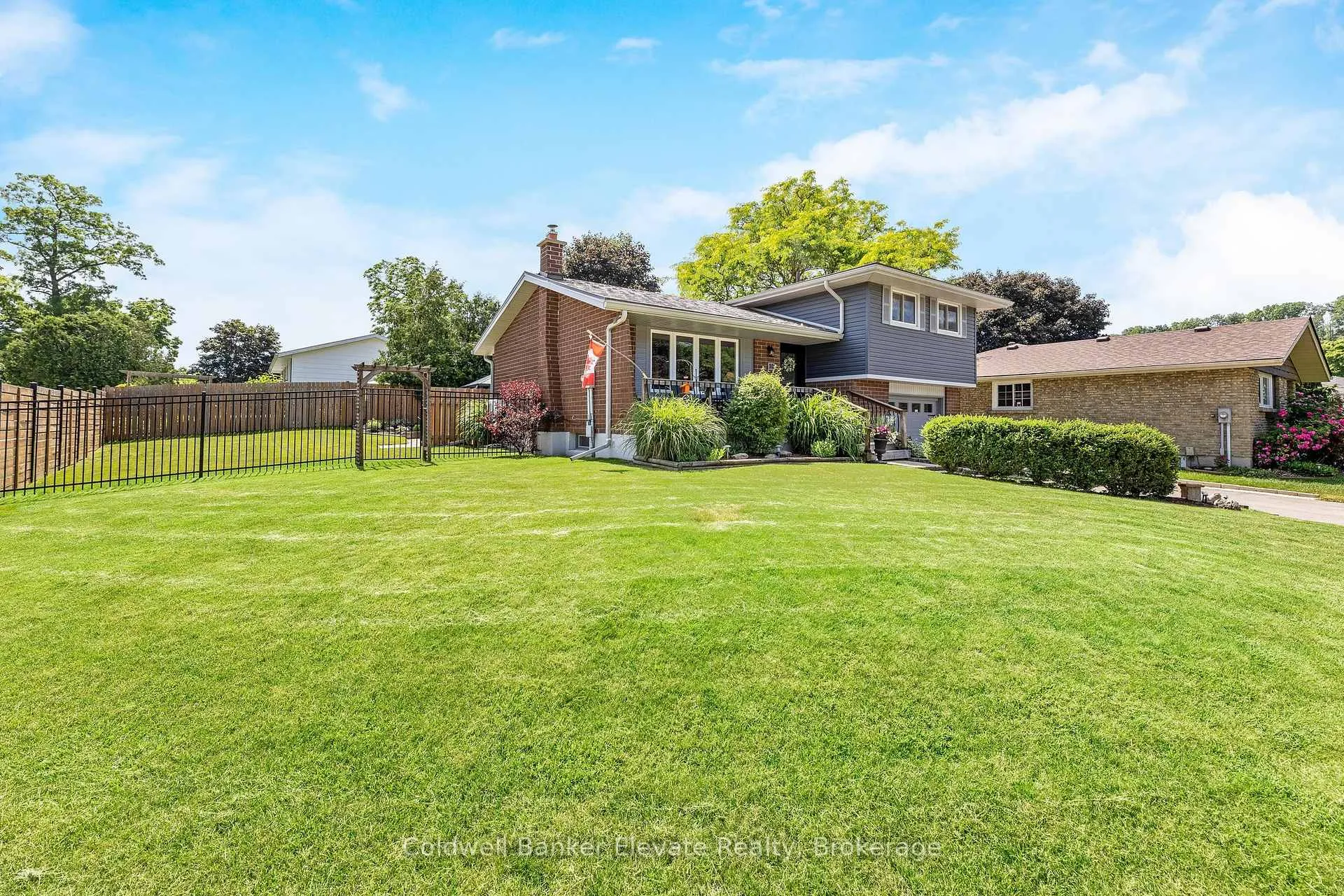 Photo 3 of 10 Gilston Parkway, Brant, Paris — HOMEH