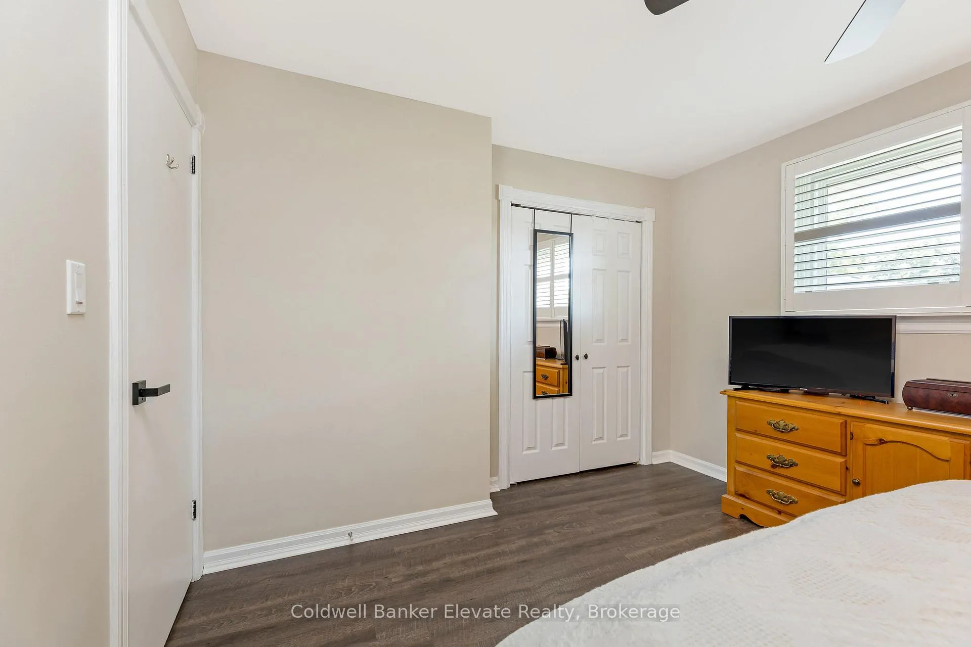 Photo 15 of 10 Gilston Parkway, Brant, Paris — HOMEH