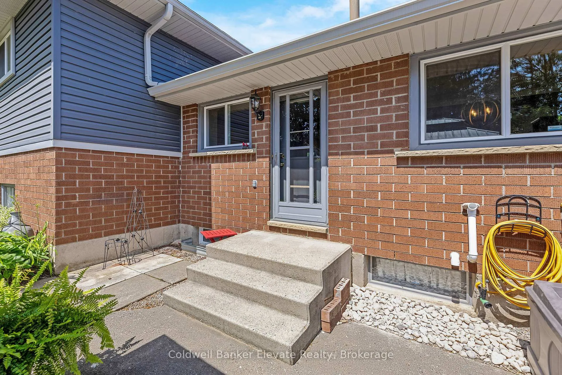 Photo 23 of 10 Gilston Parkway, Brant, Paris — HOMEH
