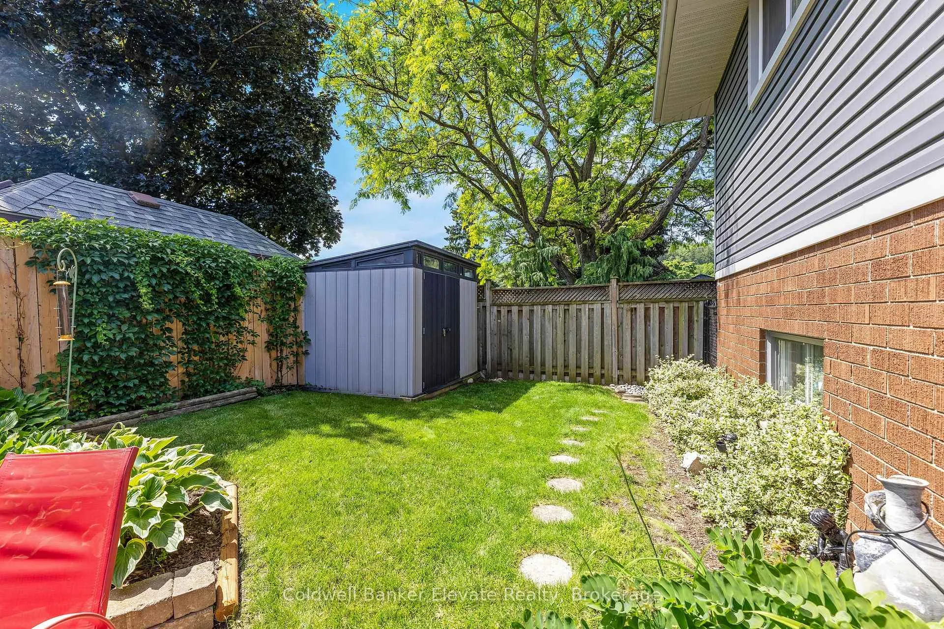 Photo 26 of 10 Gilston Parkway, Brant, Paris — HOMEH