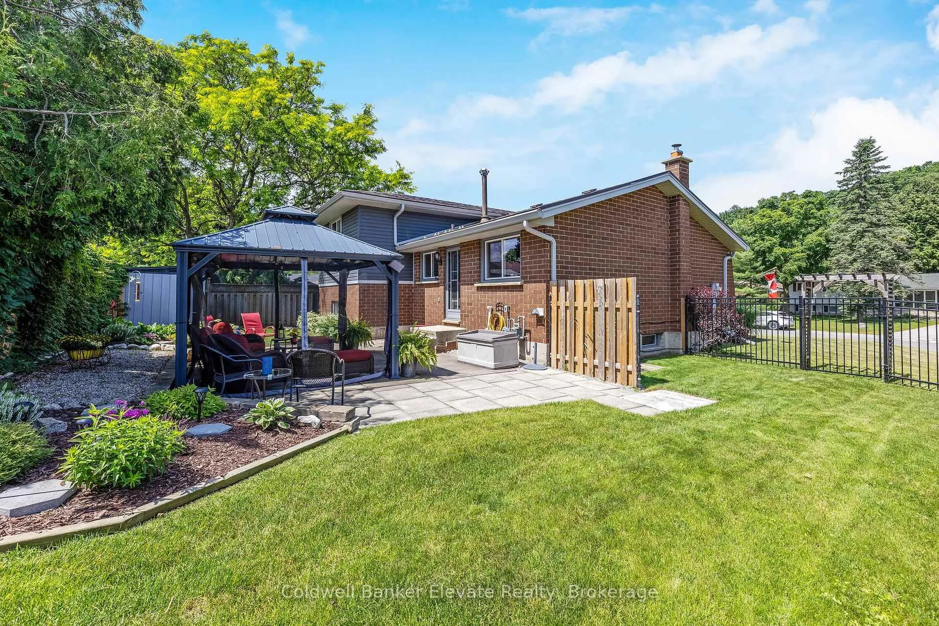 Photo 29 of 10 Gilston Parkway, Brant, Paris — HOMEH