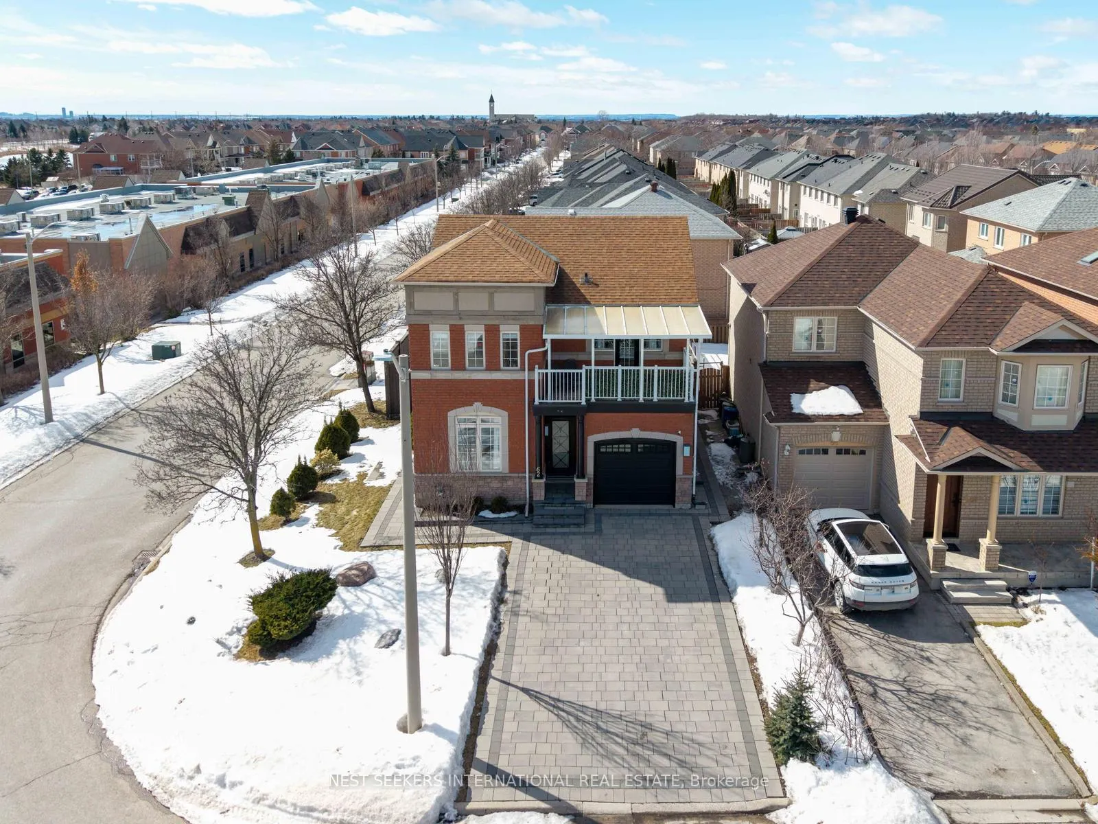Photo 3 of 62 Legnano Crescent, Vaughan, Vellore Village — HOMEH