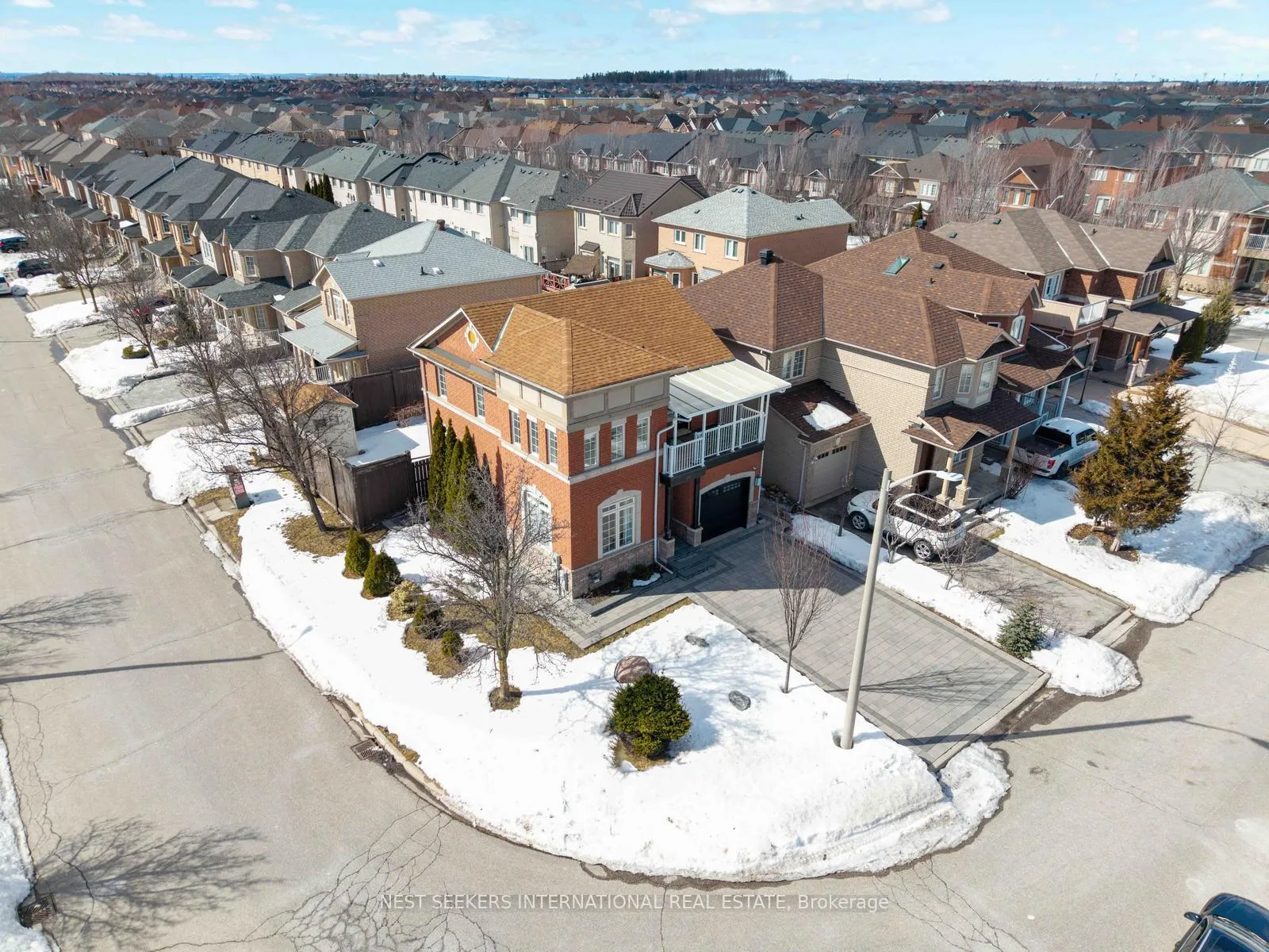 Photo 4 of 62 Legnano Crescent, Vaughan, Vellore Village — HOMEH