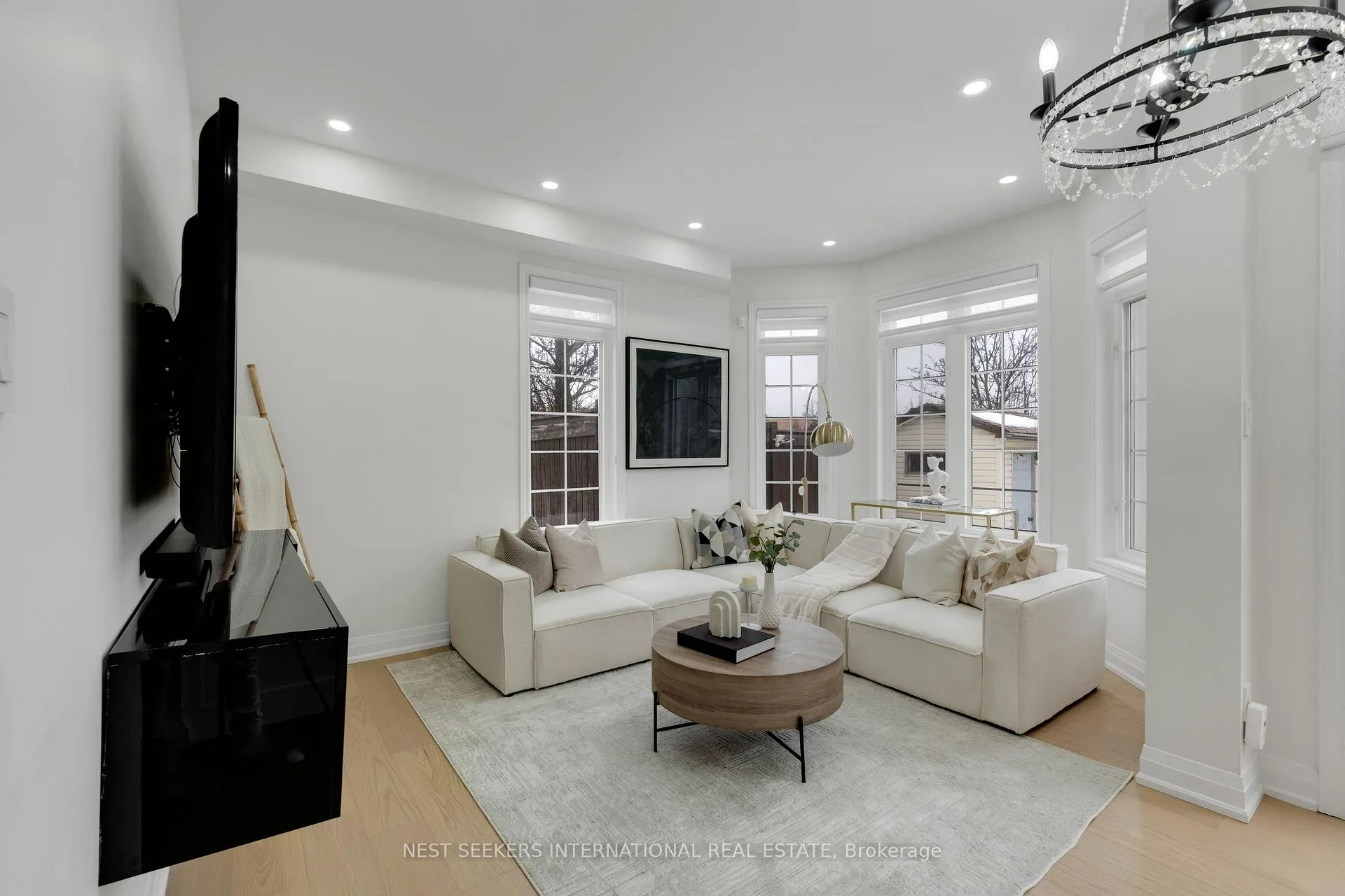 Photo 11 of 62 Legnano Crescent, Vaughan, Vellore Village — HOMEH