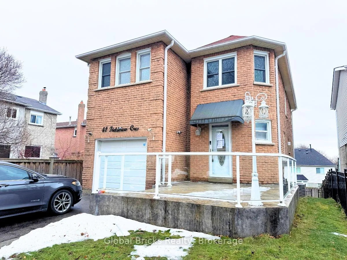 Photo 2 of 41 Fieldview Crescent, Whitby, Blue Grass Meadows — HOMEH