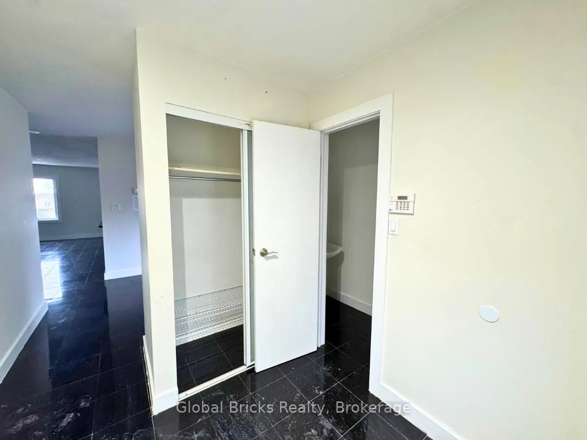 Photo 4 of 41 Fieldview Crescent, Whitby, Blue Grass Meadows — HOMEH