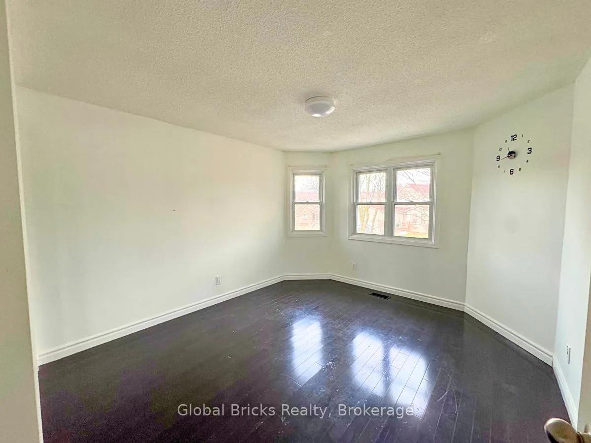 Photo 18 of 41 Fieldview Crescent, Whitby, Blue Grass Meadows — HOMEH