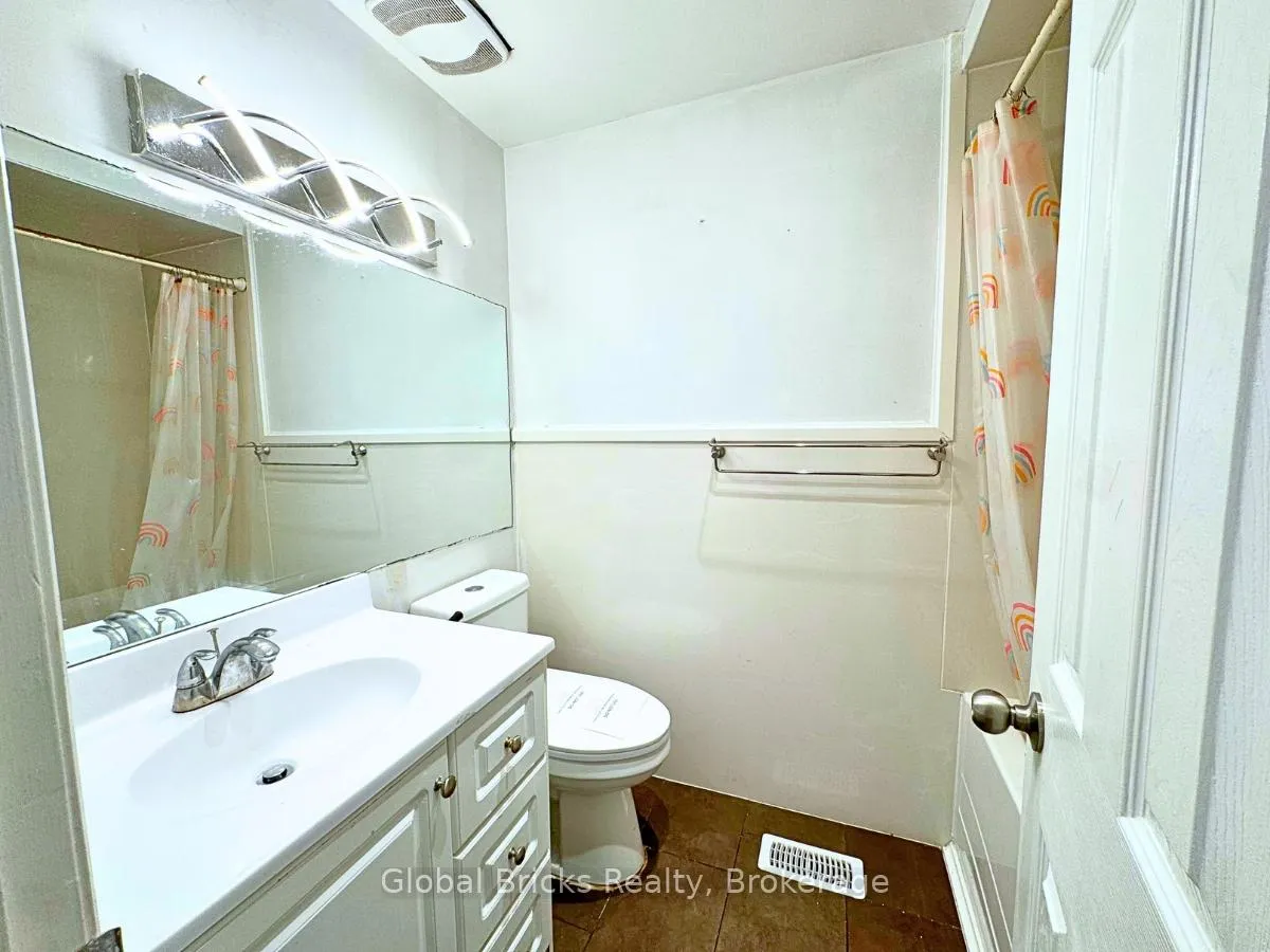 Photo 21 of 41 Fieldview Crescent, Whitby, Blue Grass Meadows — HOMEH