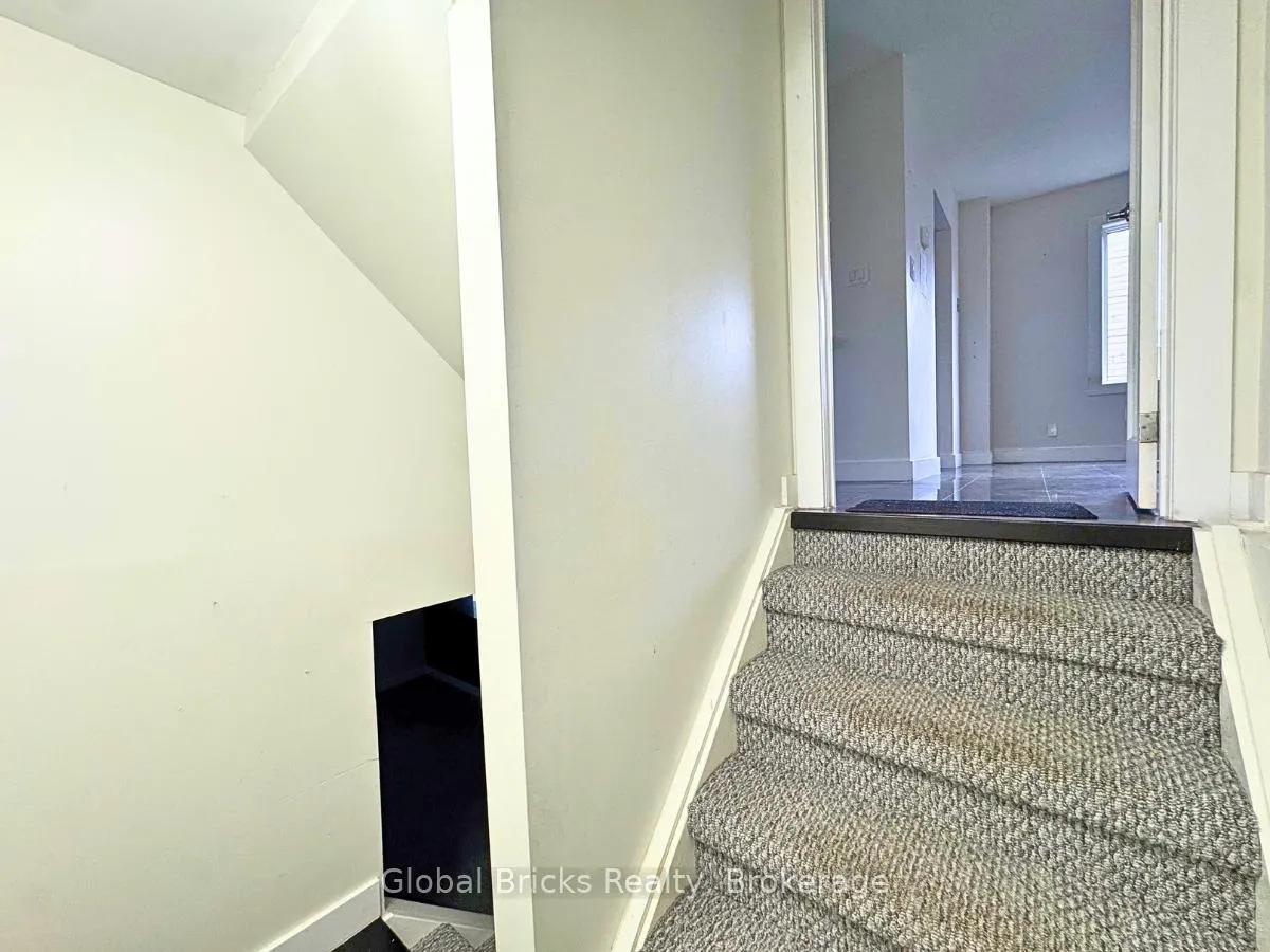 Photo 27 of 41 Fieldview Crescent, Whitby, Blue Grass Meadows — HOMEH