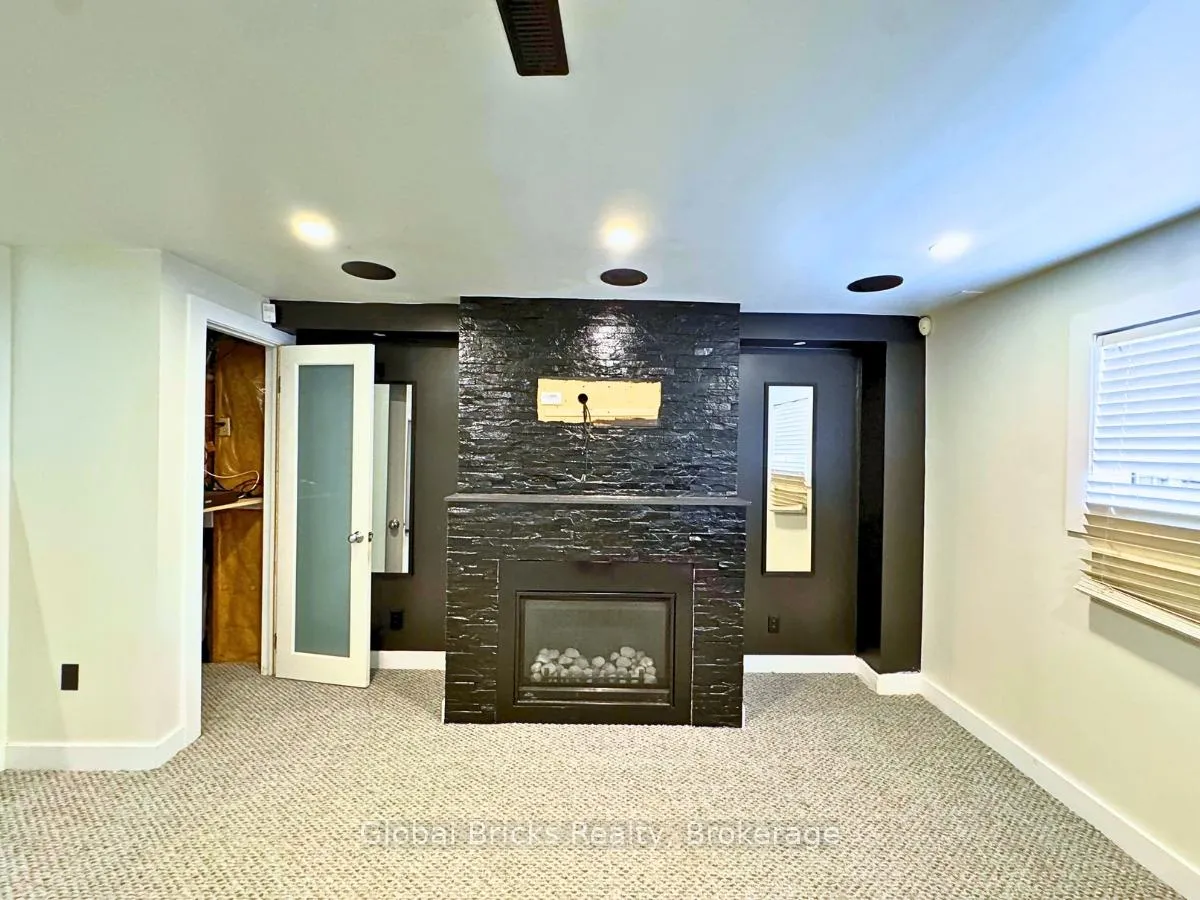 Photo 32 of 41 Fieldview Crescent, Whitby, Blue Grass Meadows — HOMEH