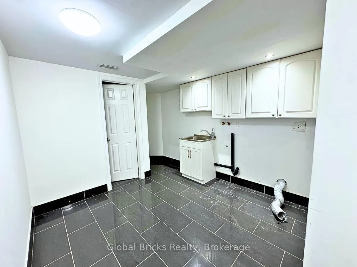 Photo 33 of 41 Fieldview Crescent, Whitby, Blue Grass Meadows — HOMEH