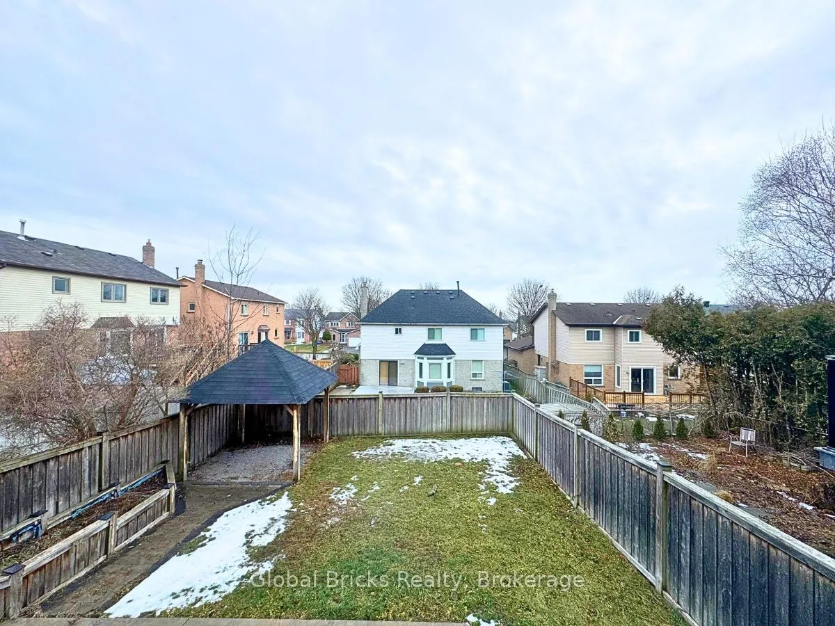 Photo 36 of 41 Fieldview Crescent, Whitby, Blue Grass Meadows — HOMEH