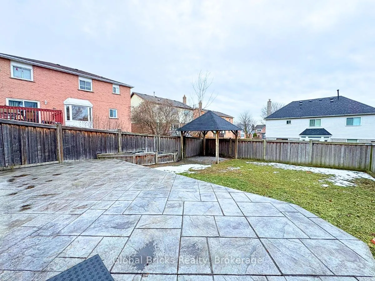 Photo 37 of 41 Fieldview Crescent, Whitby, Blue Grass Meadows — HOMEH