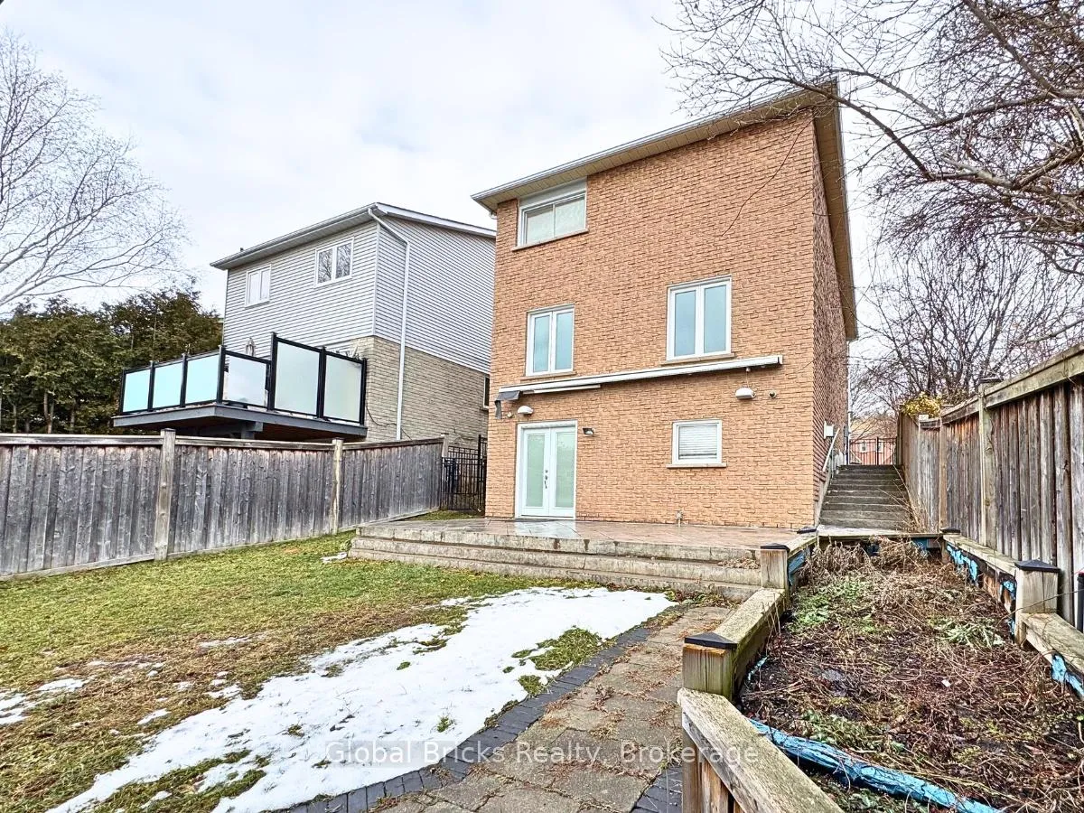 Photo 38 of 41 Fieldview Crescent, Whitby, Blue Grass Meadows — HOMEH
