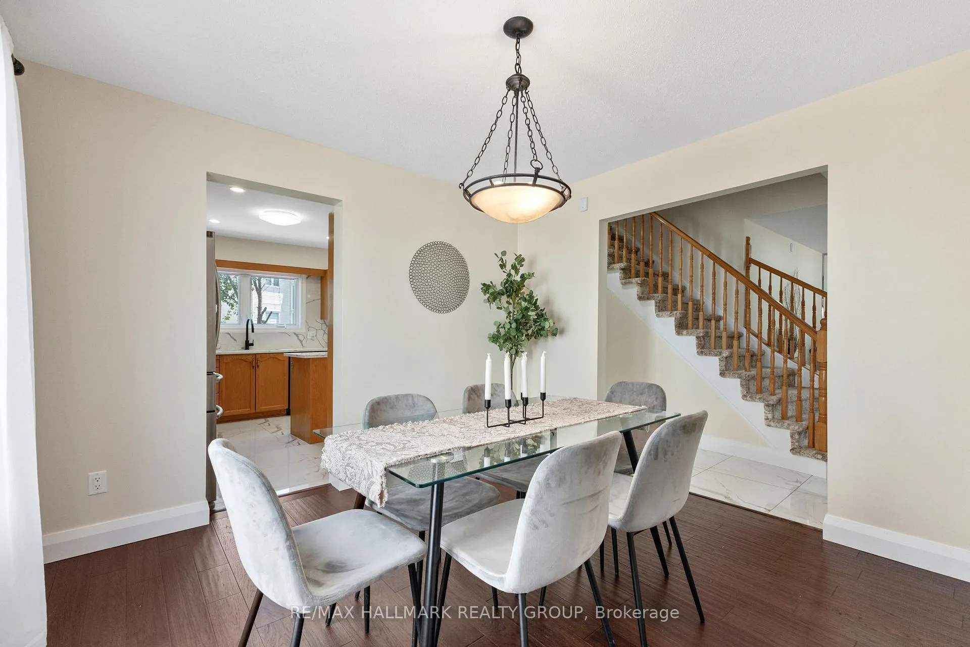 Photo 5 of 19 Notman Way, Ottawa, Hunt Club Park — HOMEH