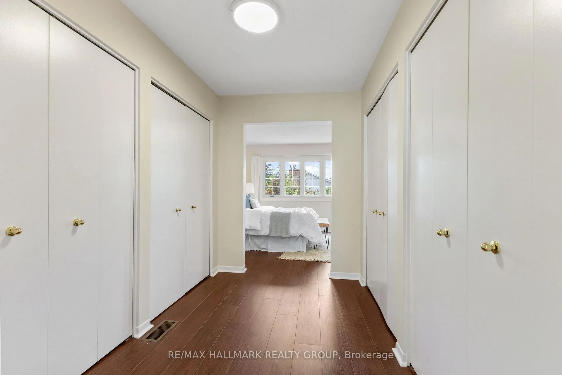 Photo 20 of 19 Notman Way, Ottawa, Hunt Club Park — HOMEH