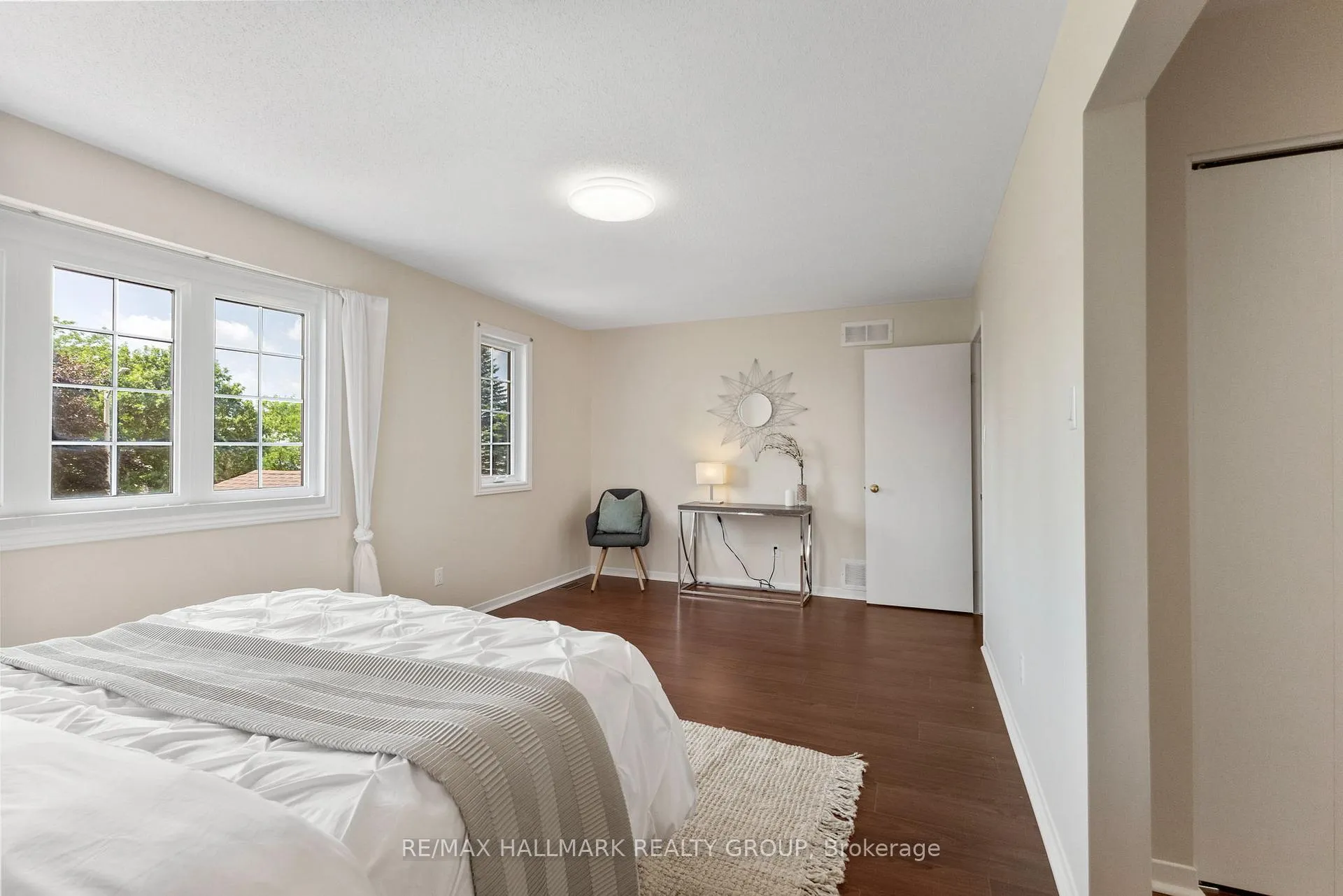 Photo 21 of 19 Notman Way, Ottawa, Hunt Club Park — HOMEH