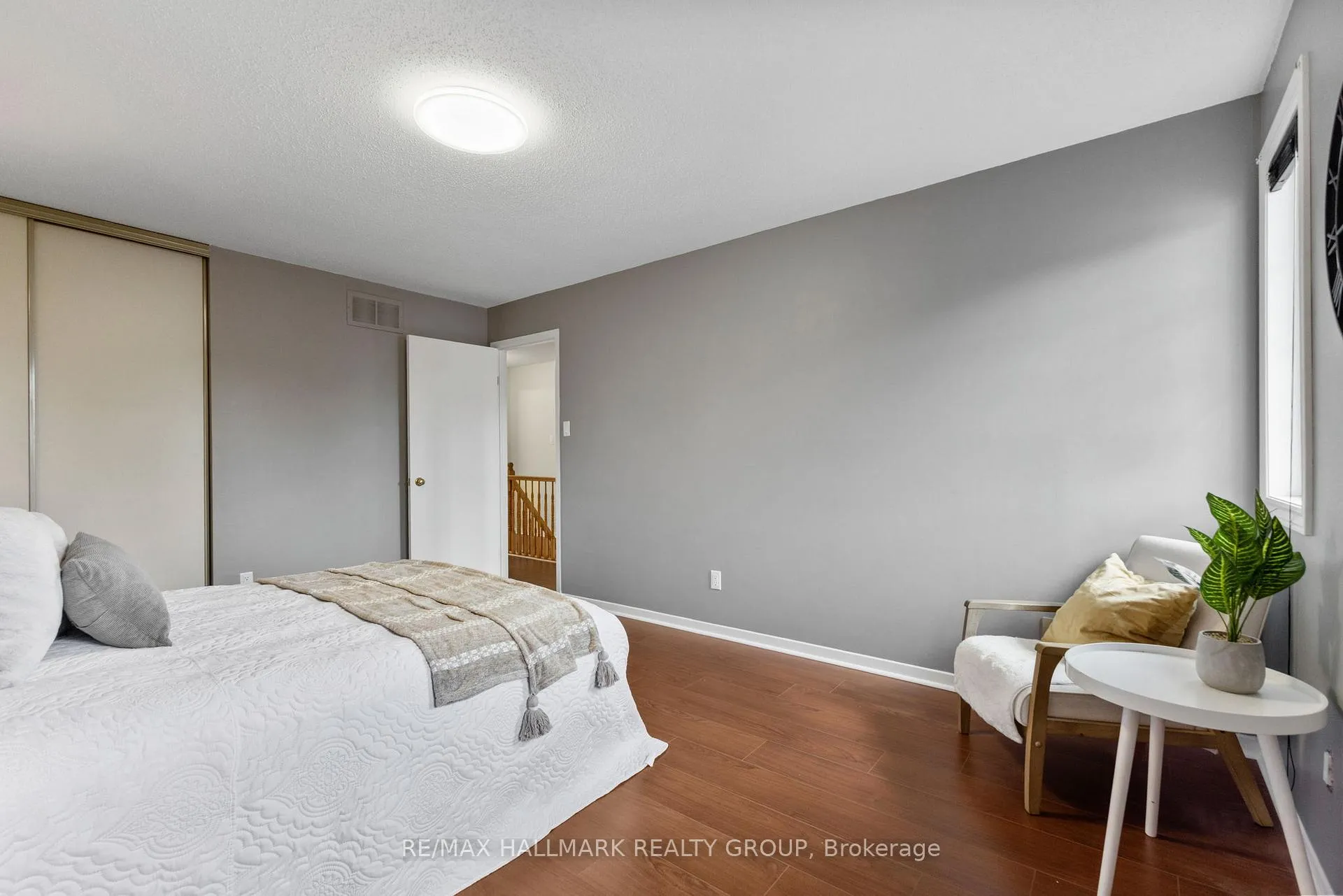 Photo 26 of 19 Notman Way, Ottawa, Hunt Club Park — HOMEH
