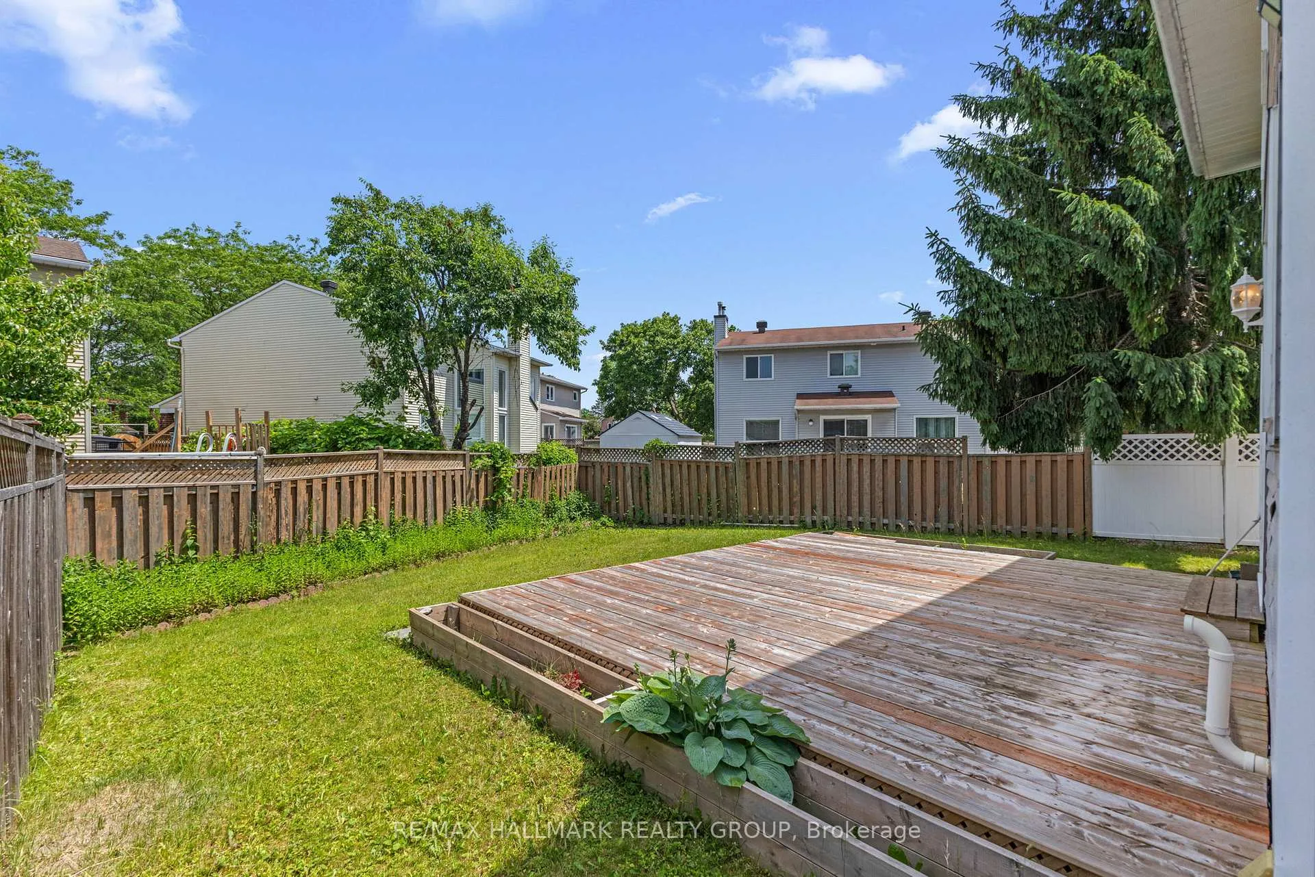 Photo 37 of 19 Notman Way, Ottawa, Hunt Club Park — HOMEH