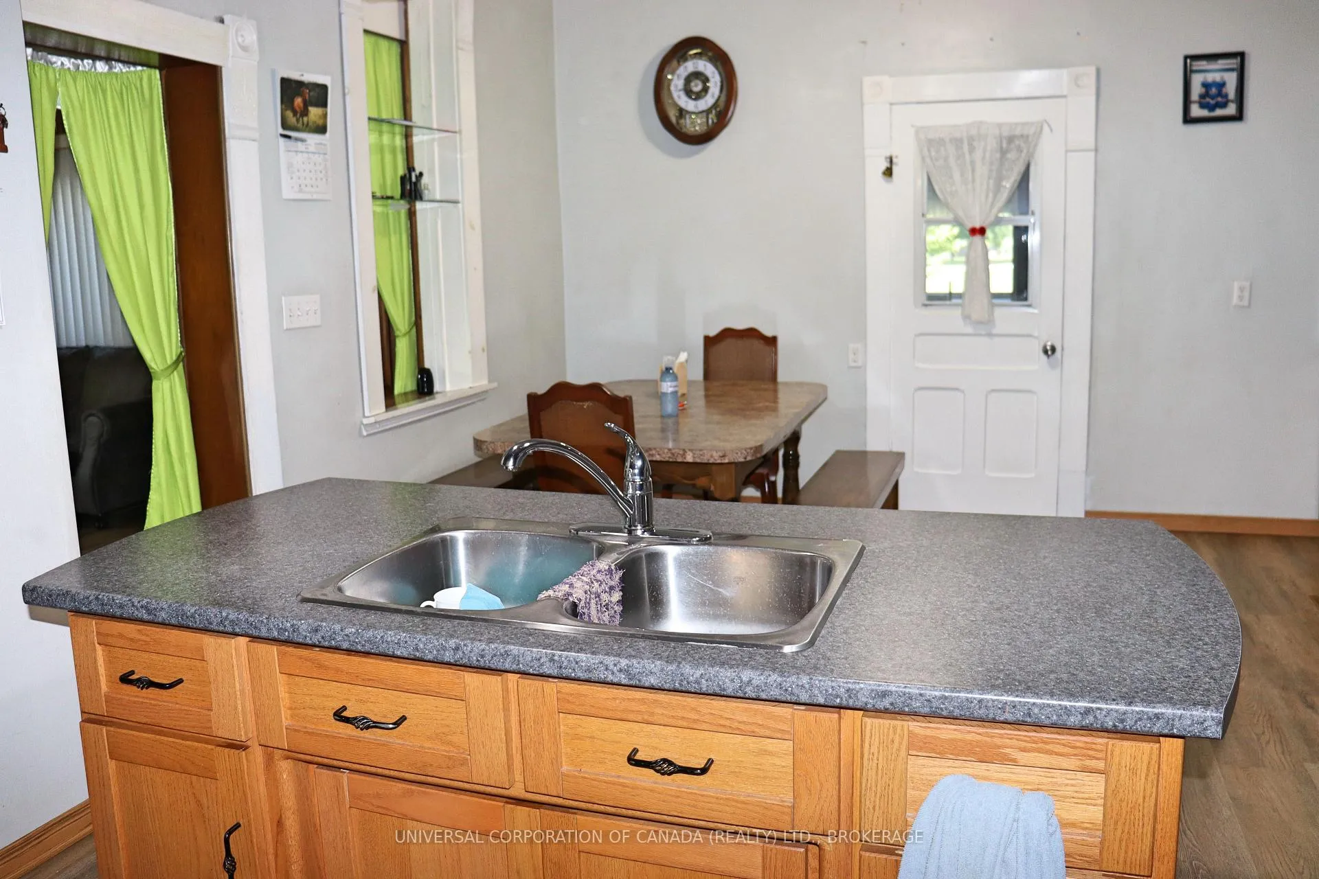 Photo 5 of 2029 john Street W, Howick — HOMEH