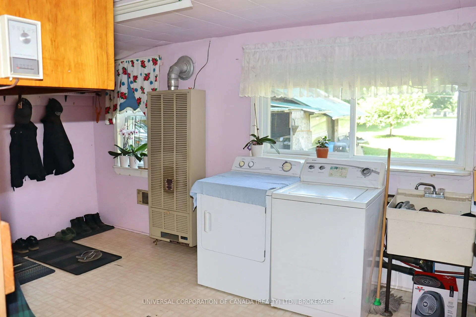 Photo 19 of 2029 john Street W, Howick — HOMEH