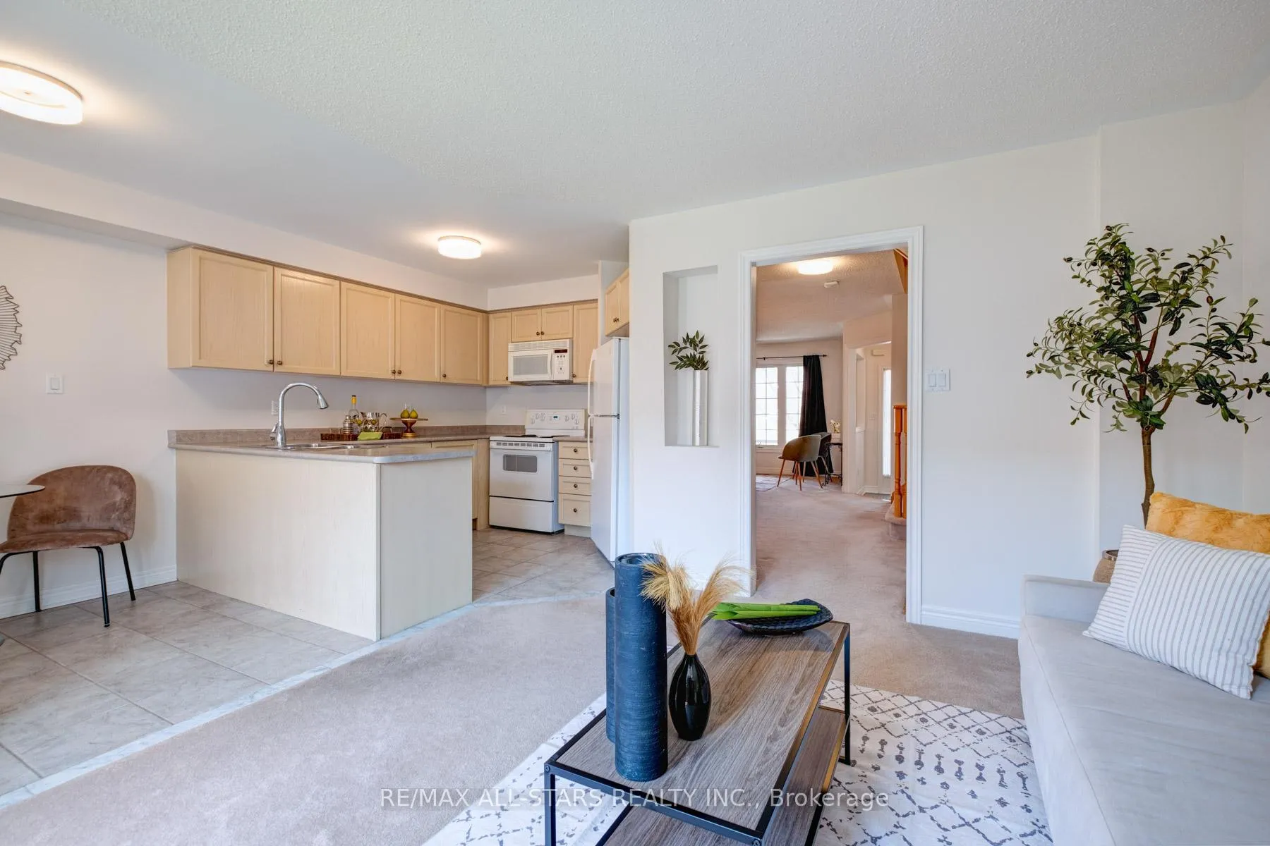 Photo 17 of 1963 Bur Oak Avenue, Markham, Greensborough — HOMEH