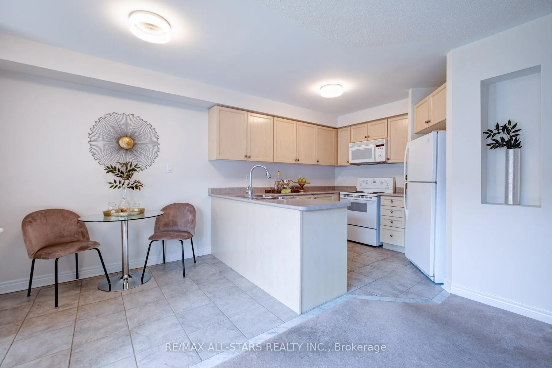 Photo 21 of 1963 Bur Oak Avenue, Markham, Greensborough — HOMEH