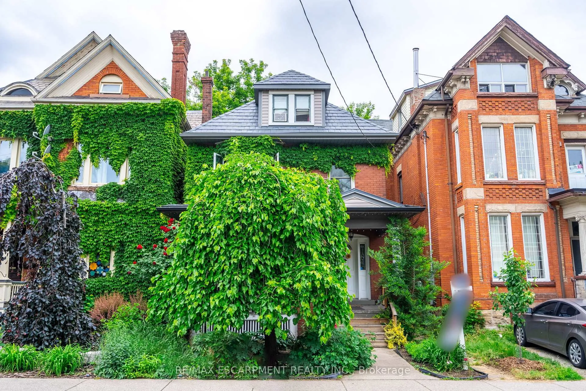 Photo 2 of 26 Ontario Avenue, Hamilton, Stinson — HOMEH